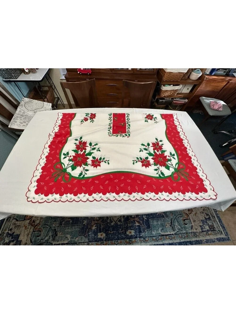 Christmas Holly Poinsettia Tablecloth White Red Rectangle Scalloped Edge 48.5x67